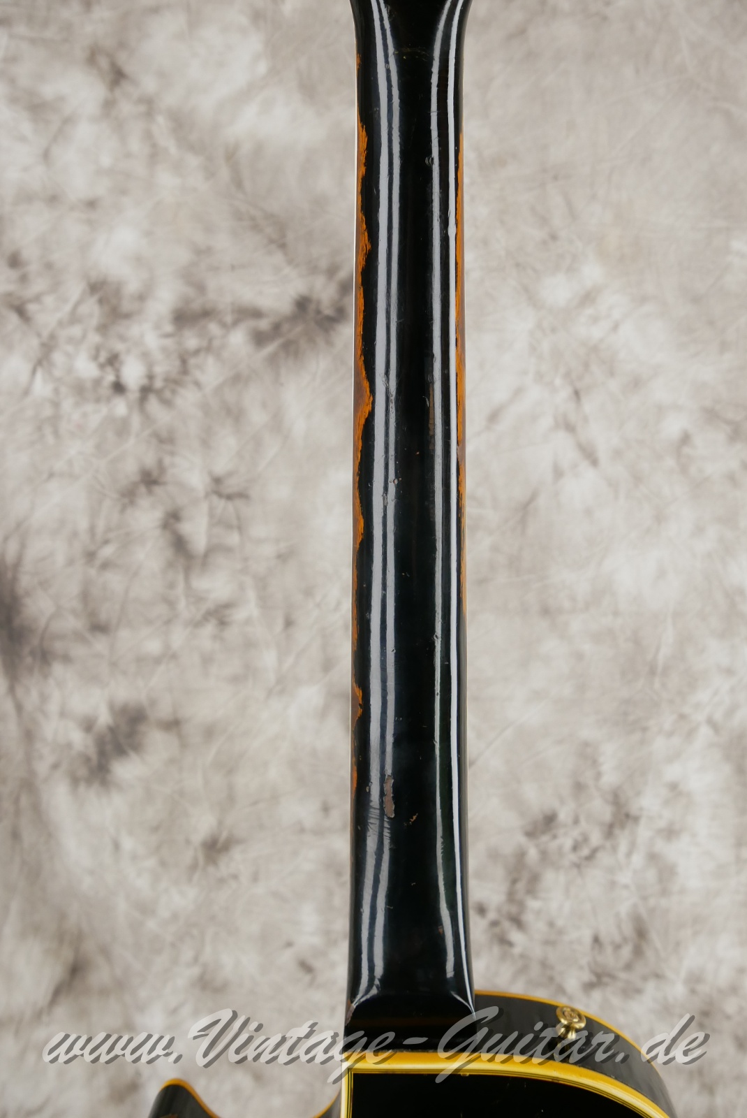 img/vintage/6400/Gibson_Les_Paul_Custom_one_piece_body_USA_black_1969-006.JPG