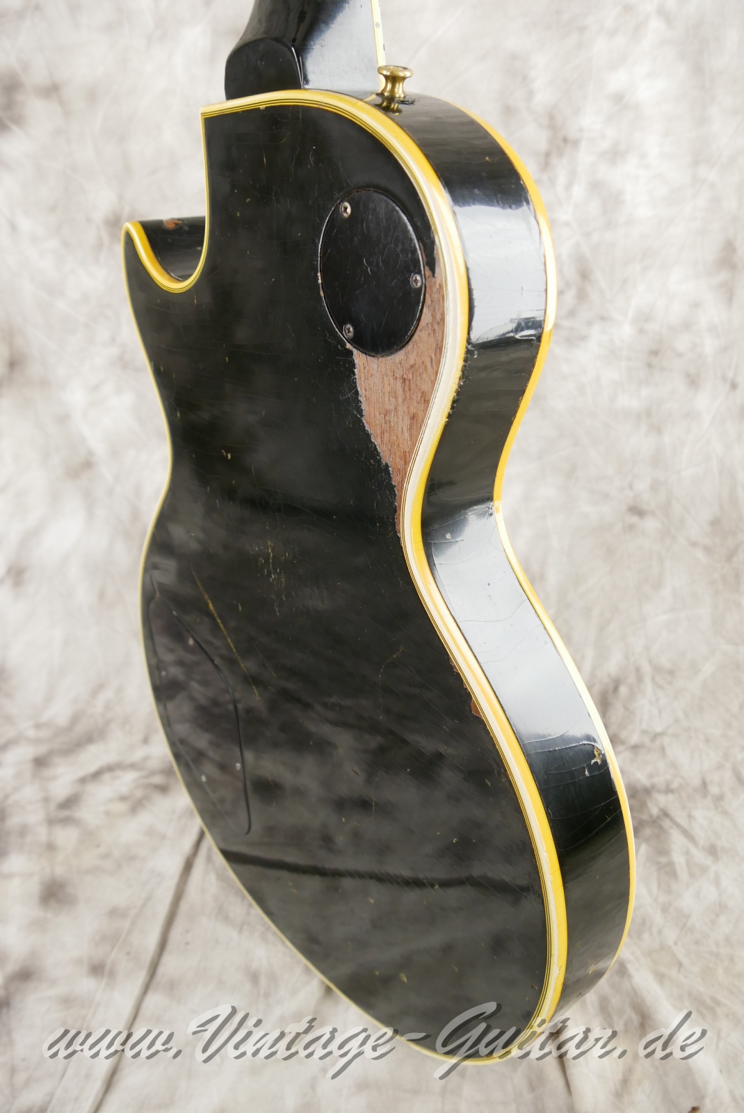 img/vintage/6400/Gibson_Les_Paul_Custom_one_piece_body_USA_black_1969-012.JPG