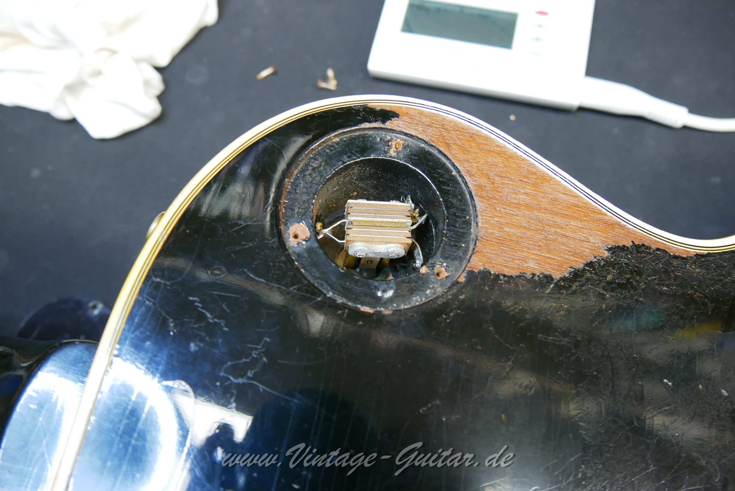 img/vintage/6400/Gibson_Les_Paul_Custom_one_piece_body_USA_black_1969-016.JPG