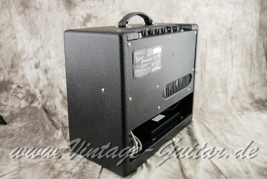 img/vintage/6406/Fender_Blues_Junior_black_panel_PR295_Mexico_2010-005.JPG