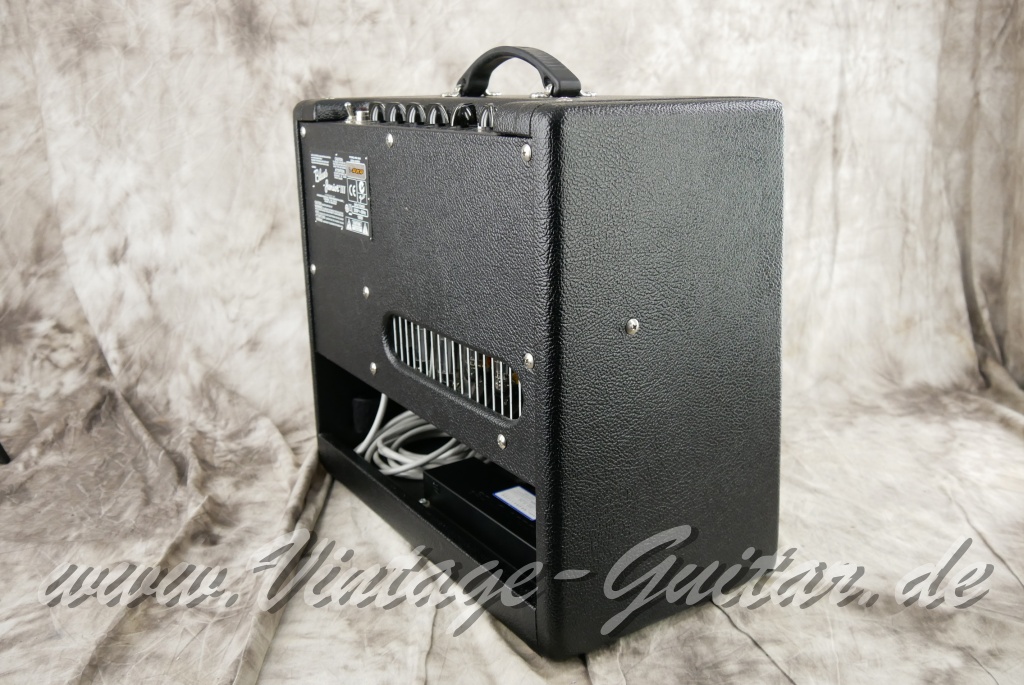 img/vintage/6406/Fender_Blues_Junior_black_panel_PR295_Mexico_2010-006.JPG
