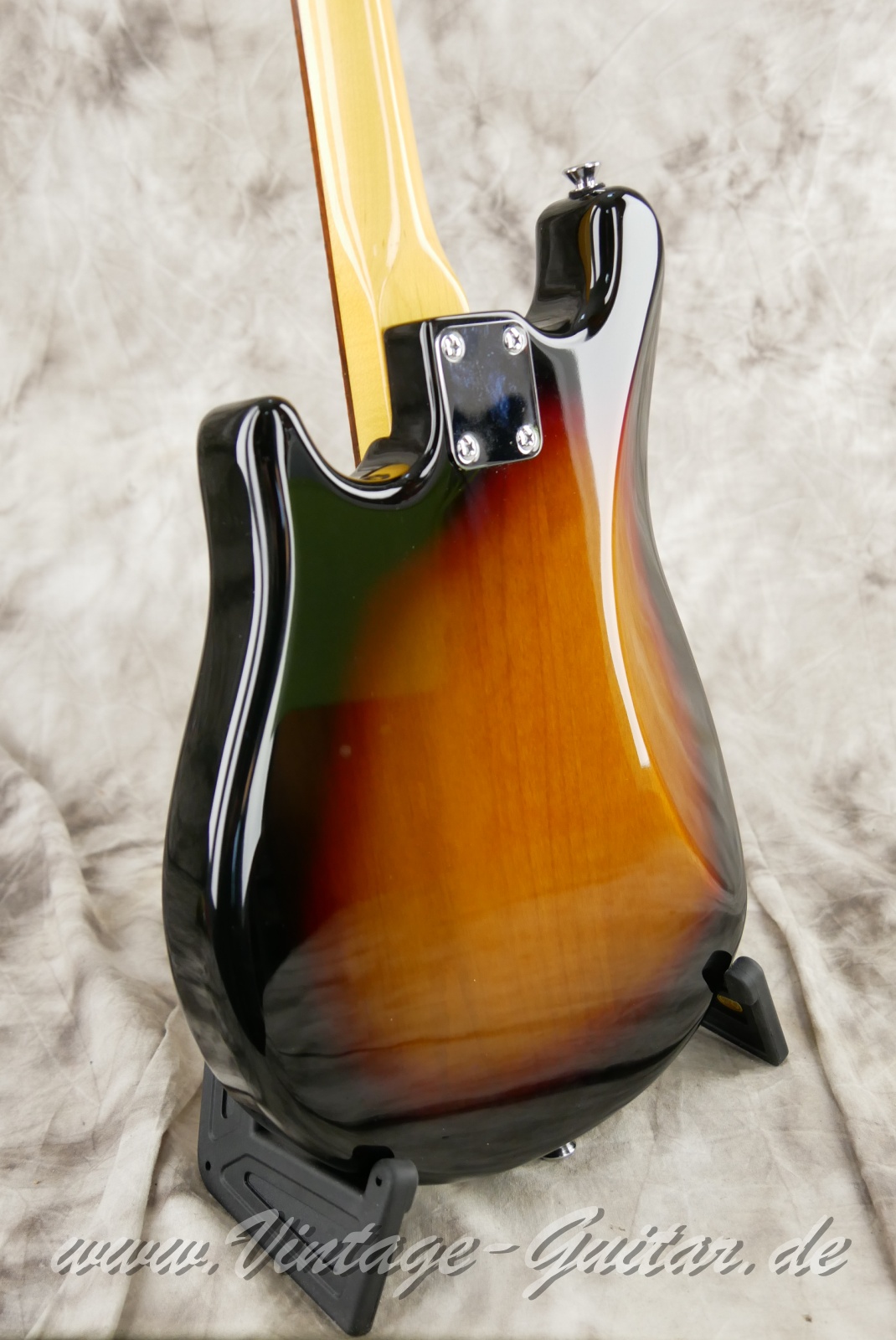 img/vintage/6410/Fender_Mando_Strat_sunburst_Indonesia_2013-010.JPG