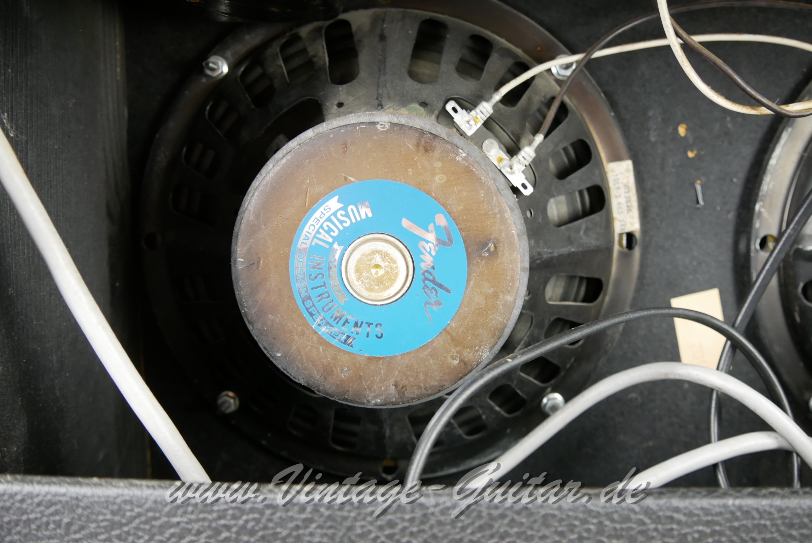 img/vintage/6413/Fender_Blues_Junior_black_panel_PR295_Mexico_2010-012.JPG