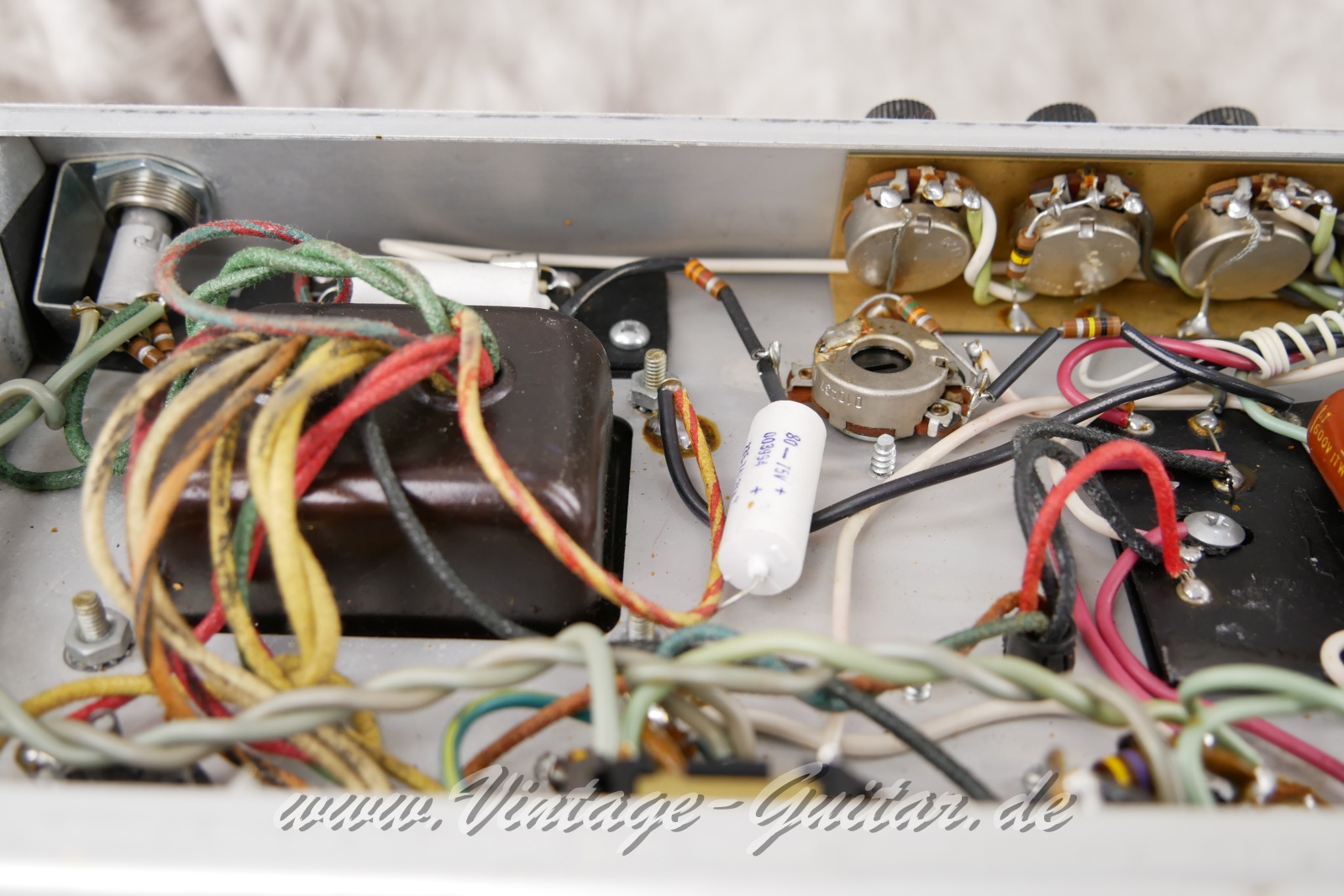img/vintage/6413/Fender_Blues_Junior_black_panel_PR295_Mexico_2010-020.JPG