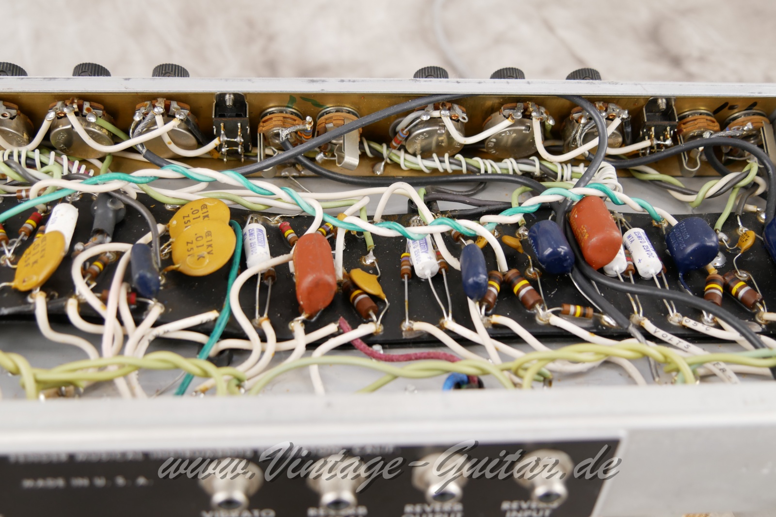 img/vintage/6413/Fender_Blues_Junior_black_panel_PR295_Mexico_2010-021.JPG