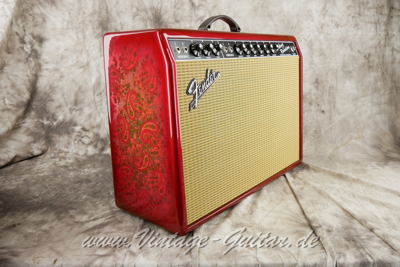 img/vintage/6416/Fender_Deluxe_Reverb_65_Pink_Paisley_LTD_USA_2014-003.JPG