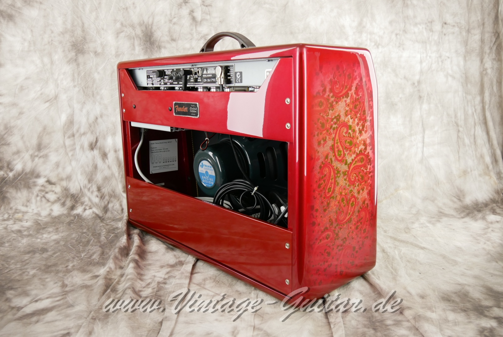 img/vintage/6416/Fender_Deluxe_Reverb_65_Pink_Paisley_LTD_USA_2014-006.JPG