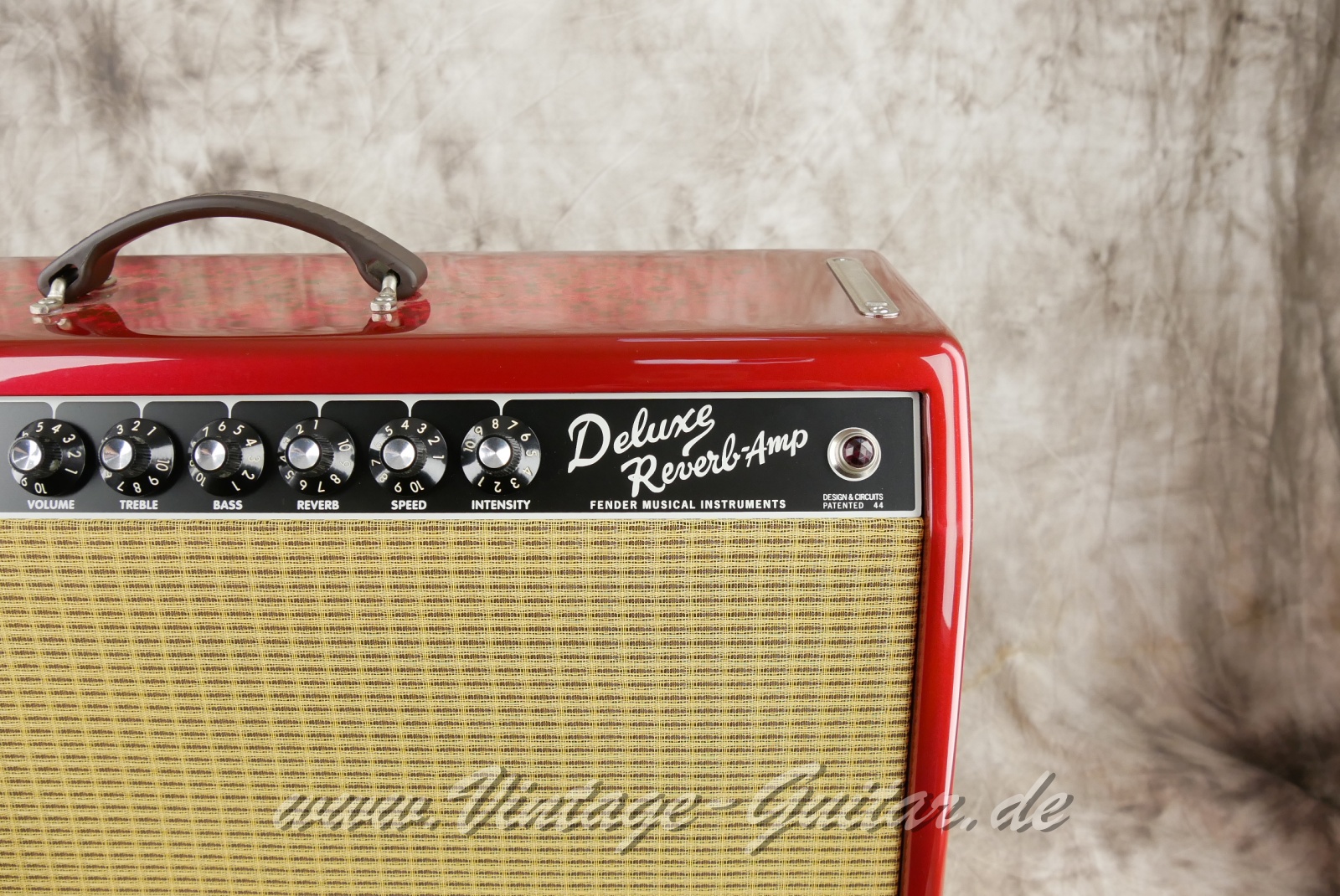 img/vintage/6416/Fender_Deluxe_Reverb_65_Pink_Paisley_LTD_USA_2014-008.JPG