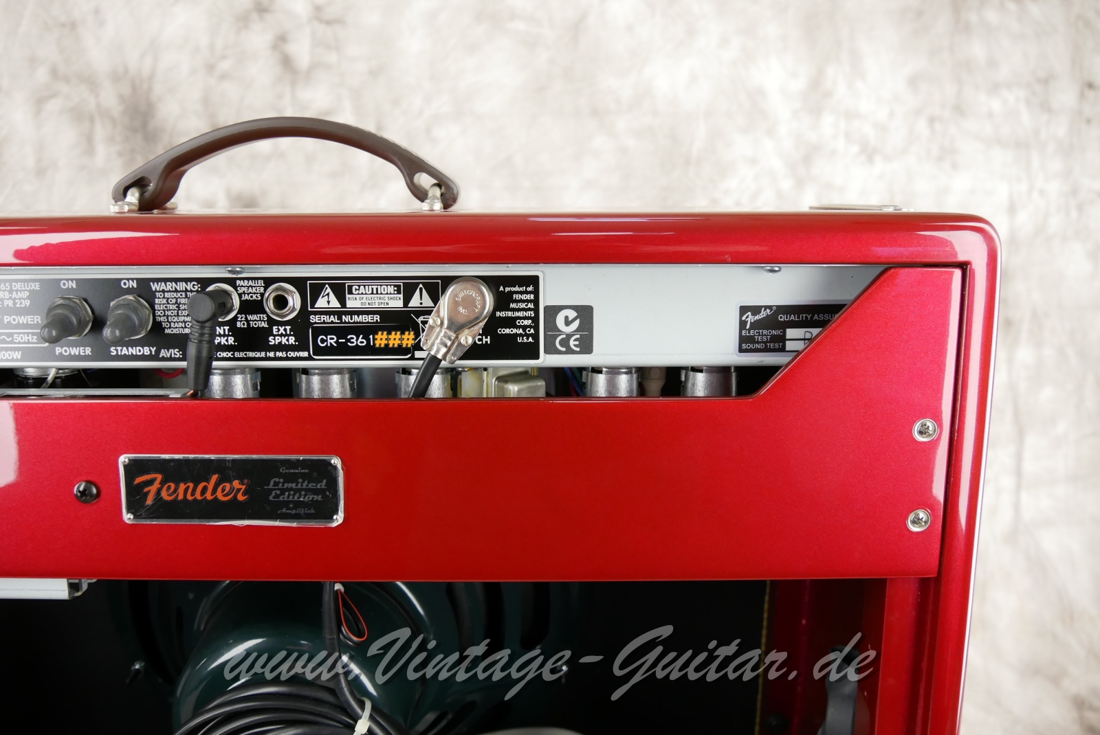 img/vintage/6416/Fender_Deluxe_Reverb_65_Pink_Paisley_LTD_USA_2014-010.JPG