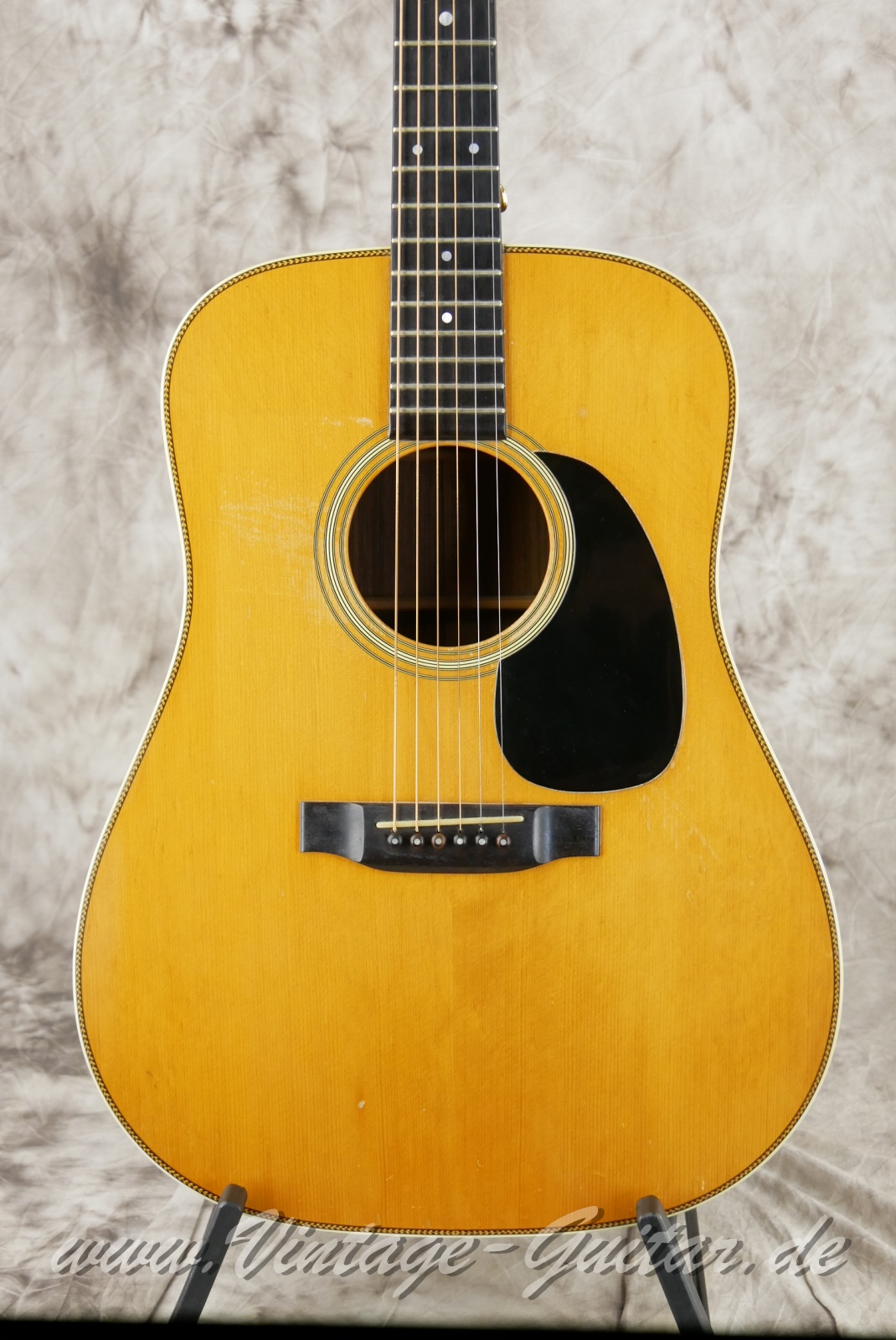 img/vintage/6437/Martin_HD_28_natural_USA_1977-007.JPG