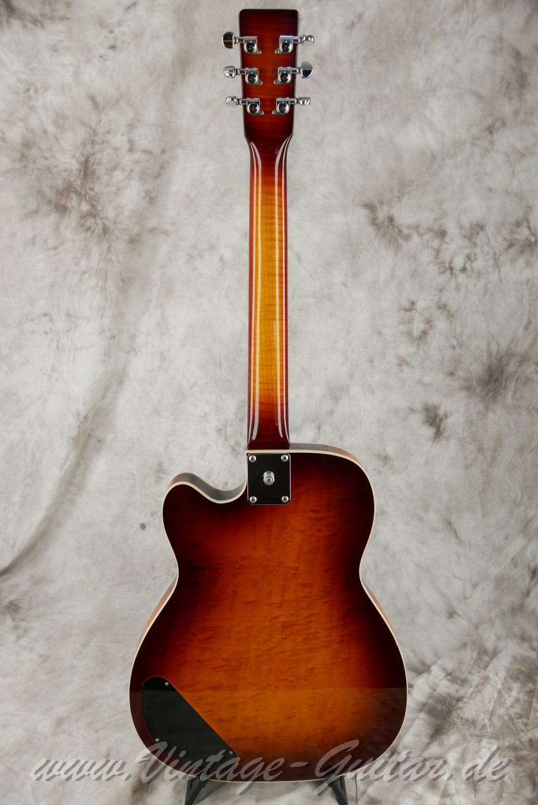 img/vintage/6443/dobro_dobrolectric_p90_resonator_2000_sunburst_USA-002.jpg