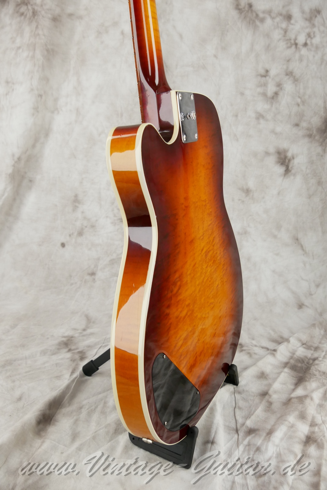 img/vintage/6443/dobro_dobrolectric_p90_resonator_2000_sunburst_USA-011.jpg