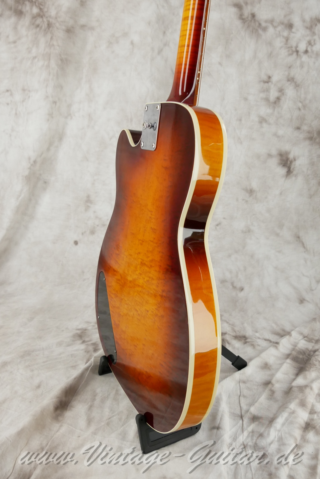 img/vintage/6443/dobro_dobrolectric_p90_resonator_2000_sunburst_USA-012.jpg
