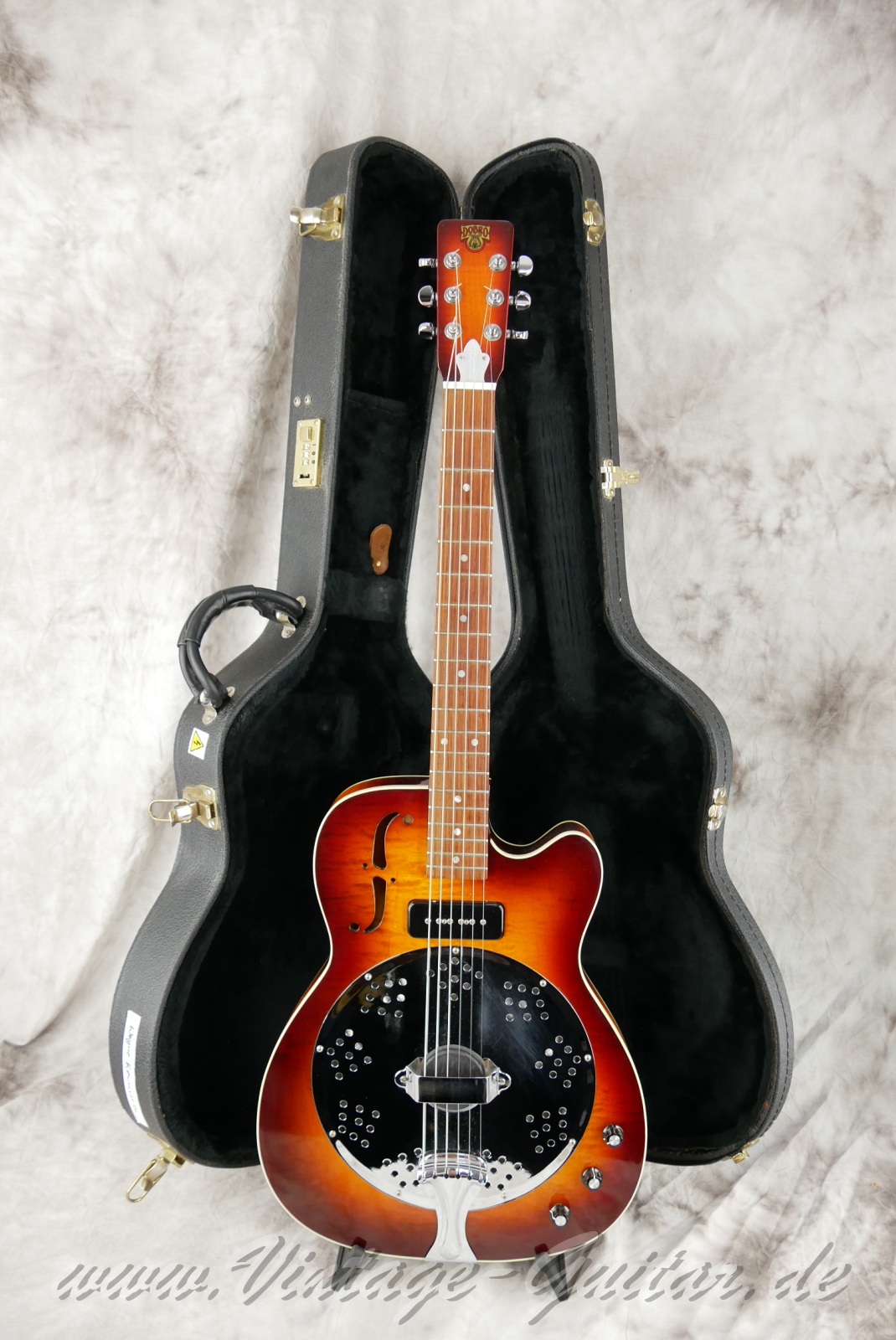 img/vintage/6443/dobro_dobrolectric_p90_resonator_2000_sunburst_USA-014.jpg