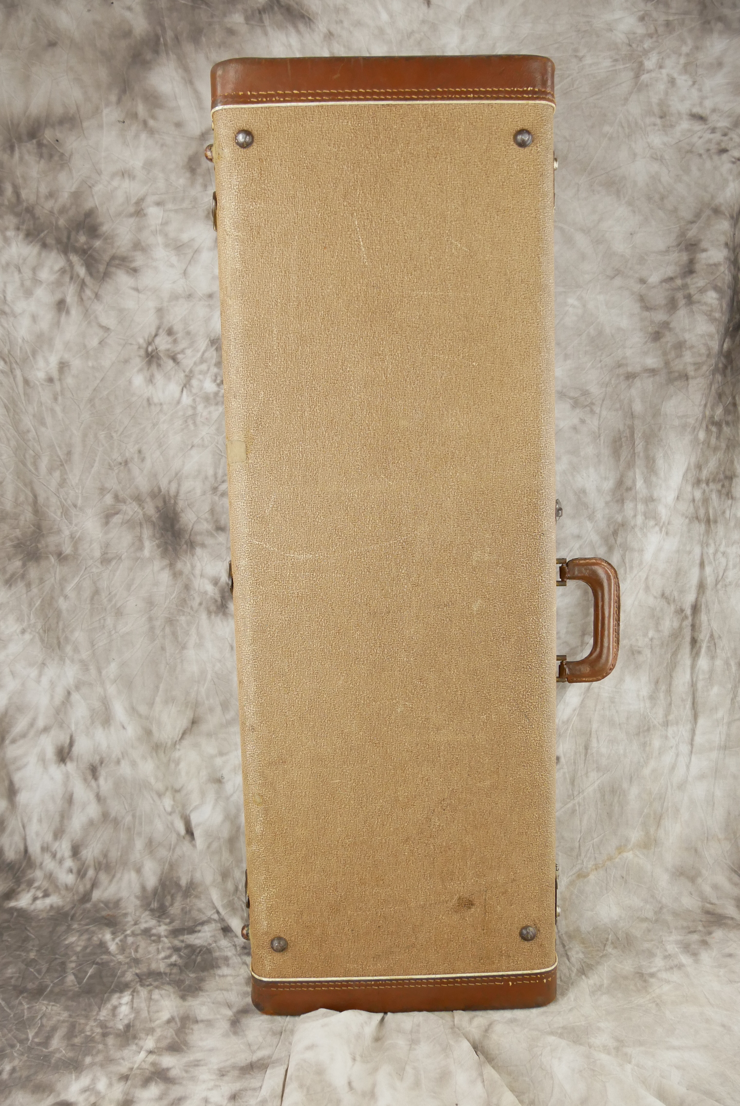 img/vintage/6450/Fender_1962_Brown_Case_Strat_Tele006.jpg