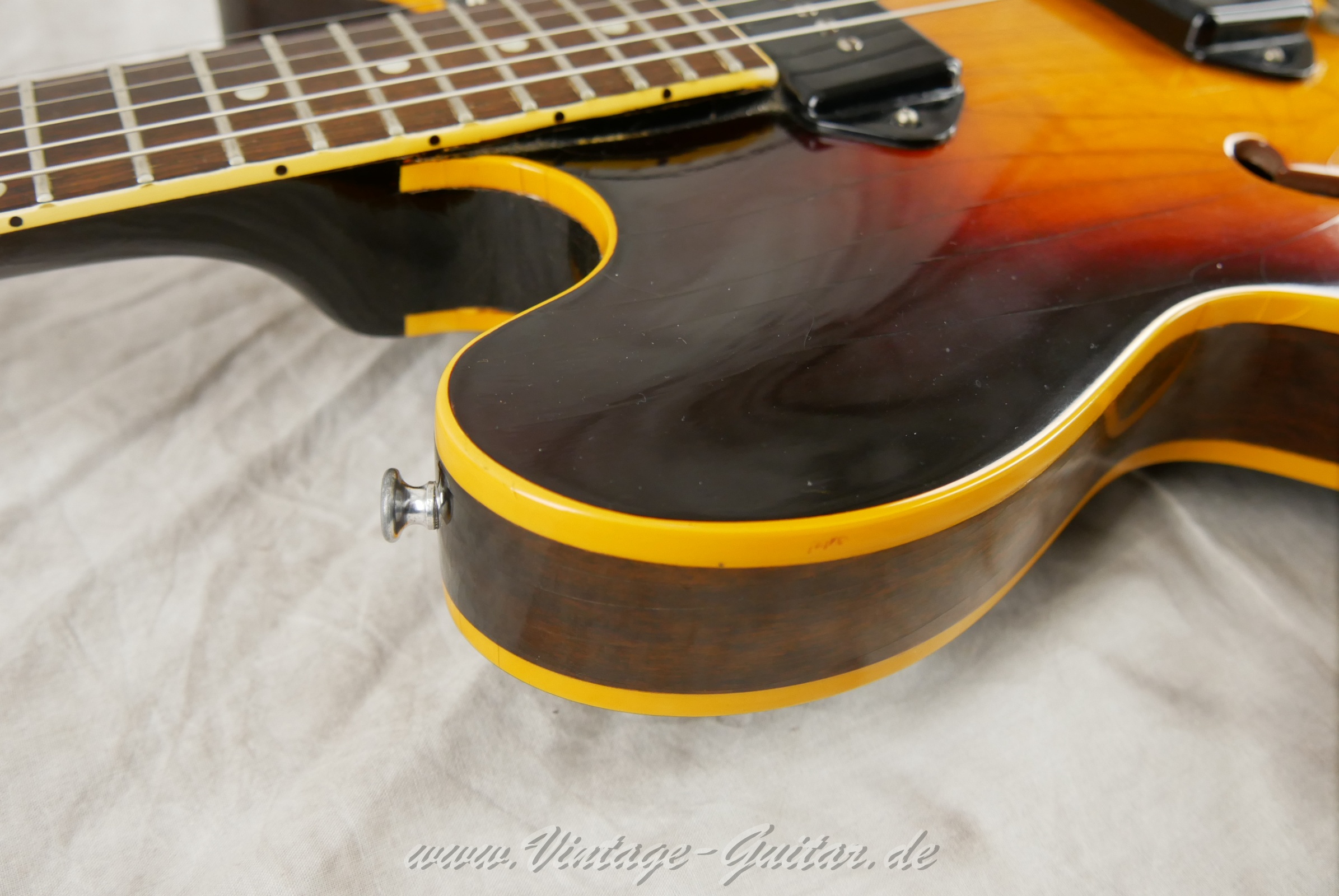 img/vintage/6454/Gibson_es330td_cherryburst_usa_1959-017.jpg