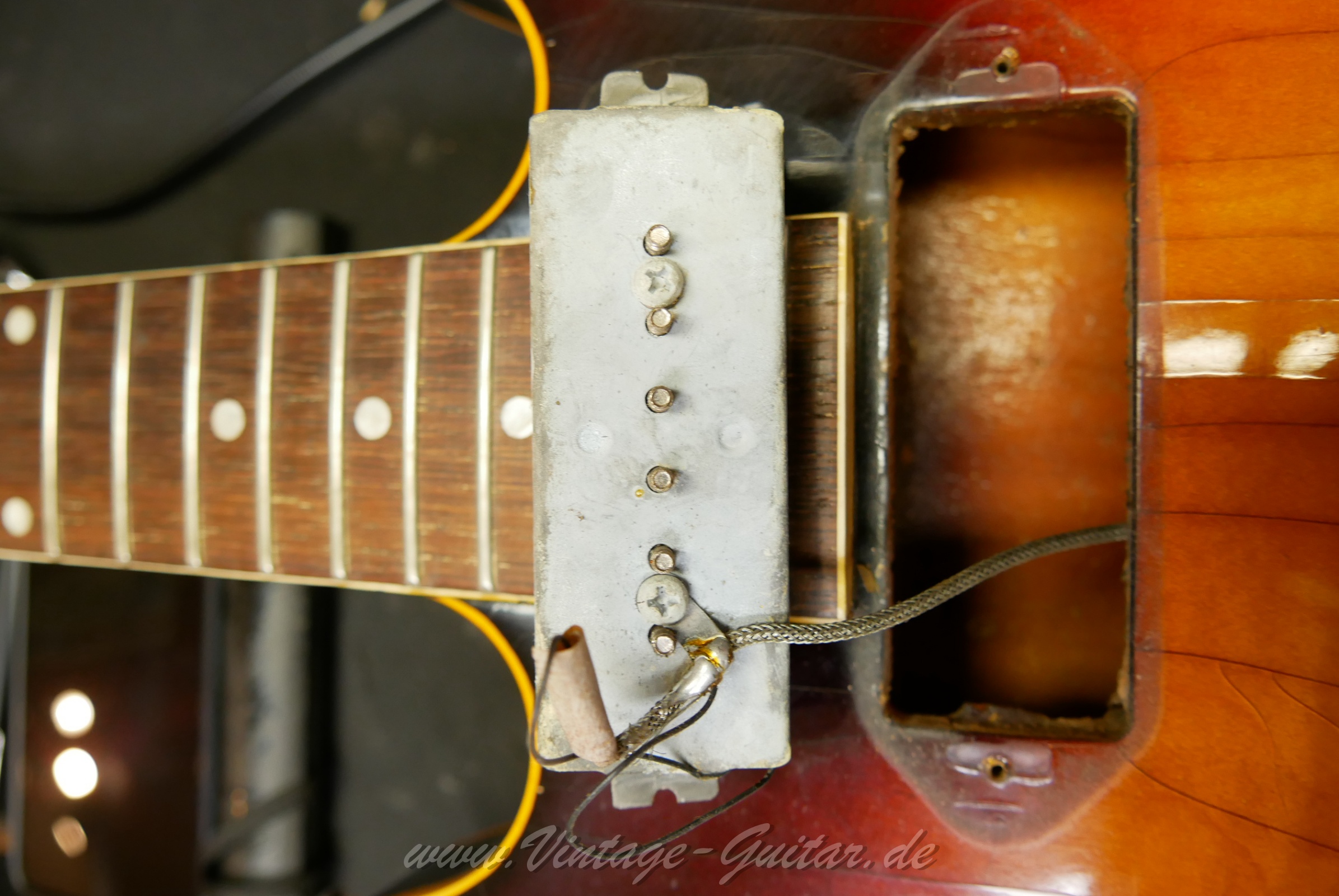 img/vintage/6454/Gibson_es330td_cherryburst_usa_1959-029.jpg