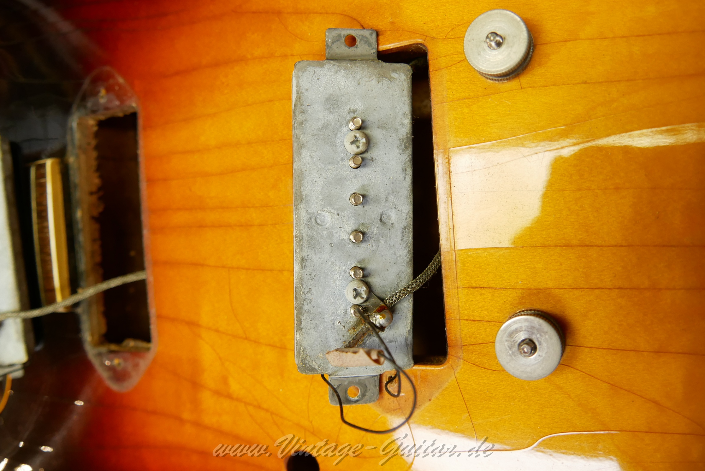 img/vintage/6454/Gibson_es330td_cherryburst_usa_1959-030.jpg