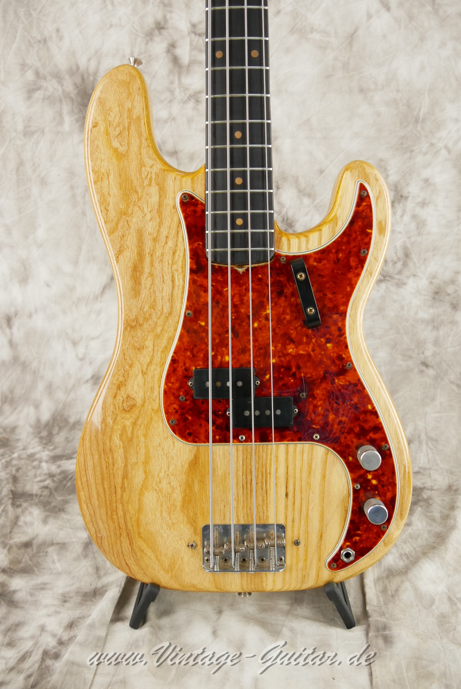 img/vintage/6457/Fender_Precision_1963_Natural_Refin_USA003.JPG