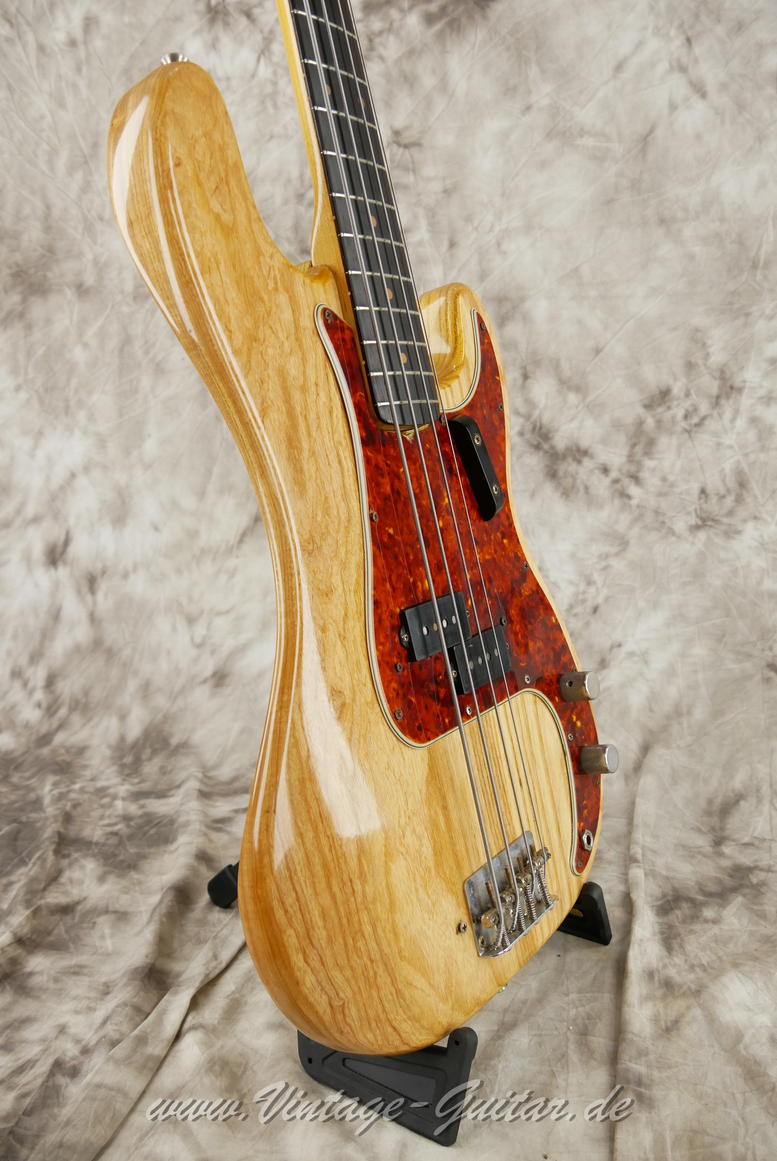 img/vintage/6457/Fender_Precision_1963_Natural_Refin_USA009.JPG