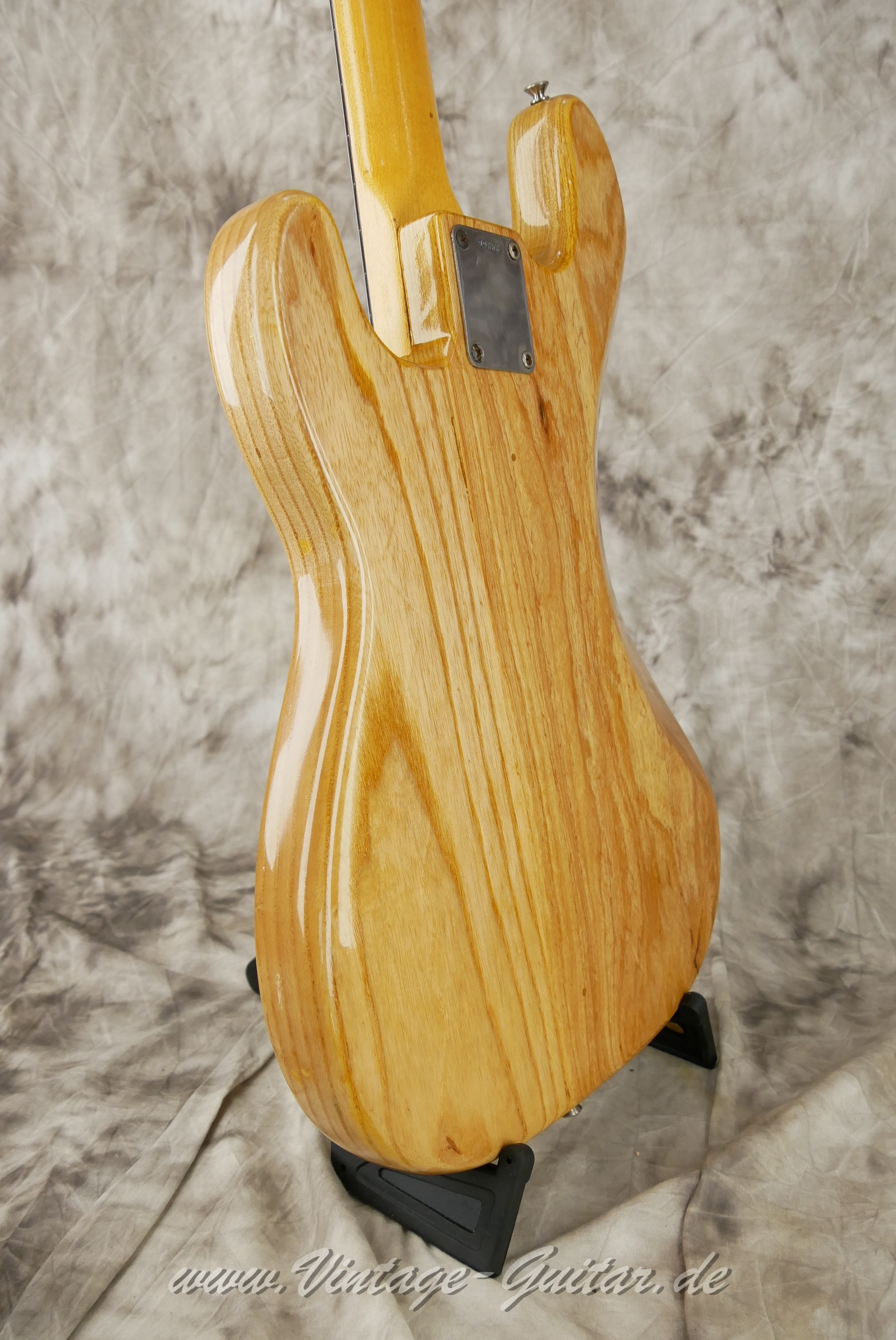 img/vintage/6457/Fender_Precision_1963_Natural_Refin_USA011.JPG