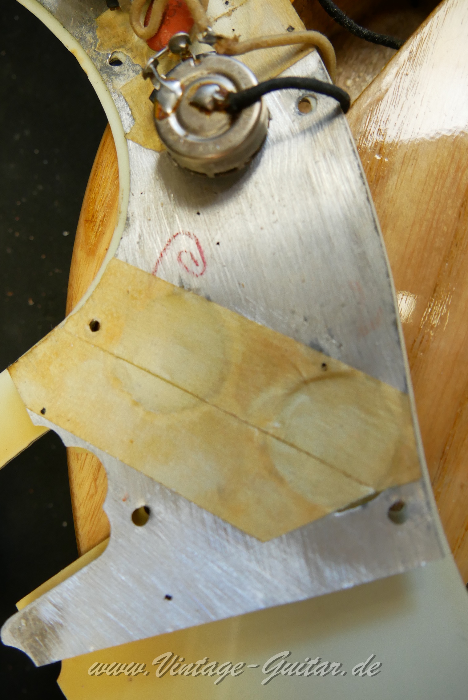 img/vintage/6457/Fender_Precision_1963_Natural_Refin_USA020.JPG