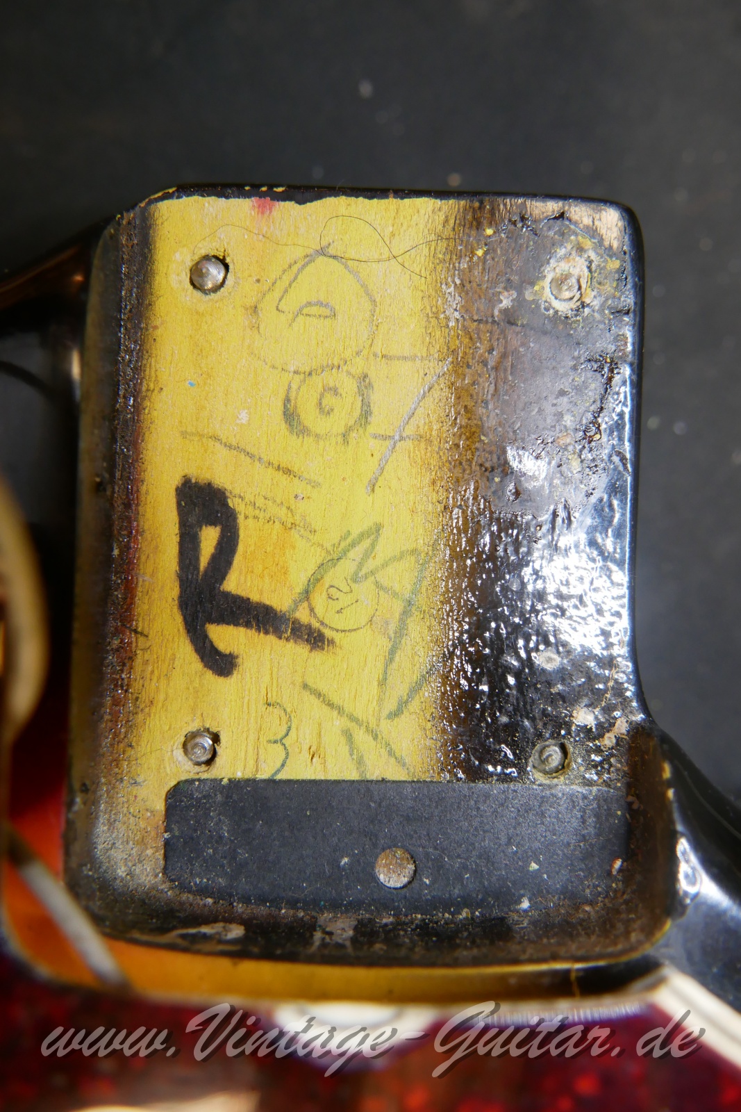 img/vintage/6459/Fender_Jazzmaster_block_inlays_sunburst_USA_1966-014.JPG