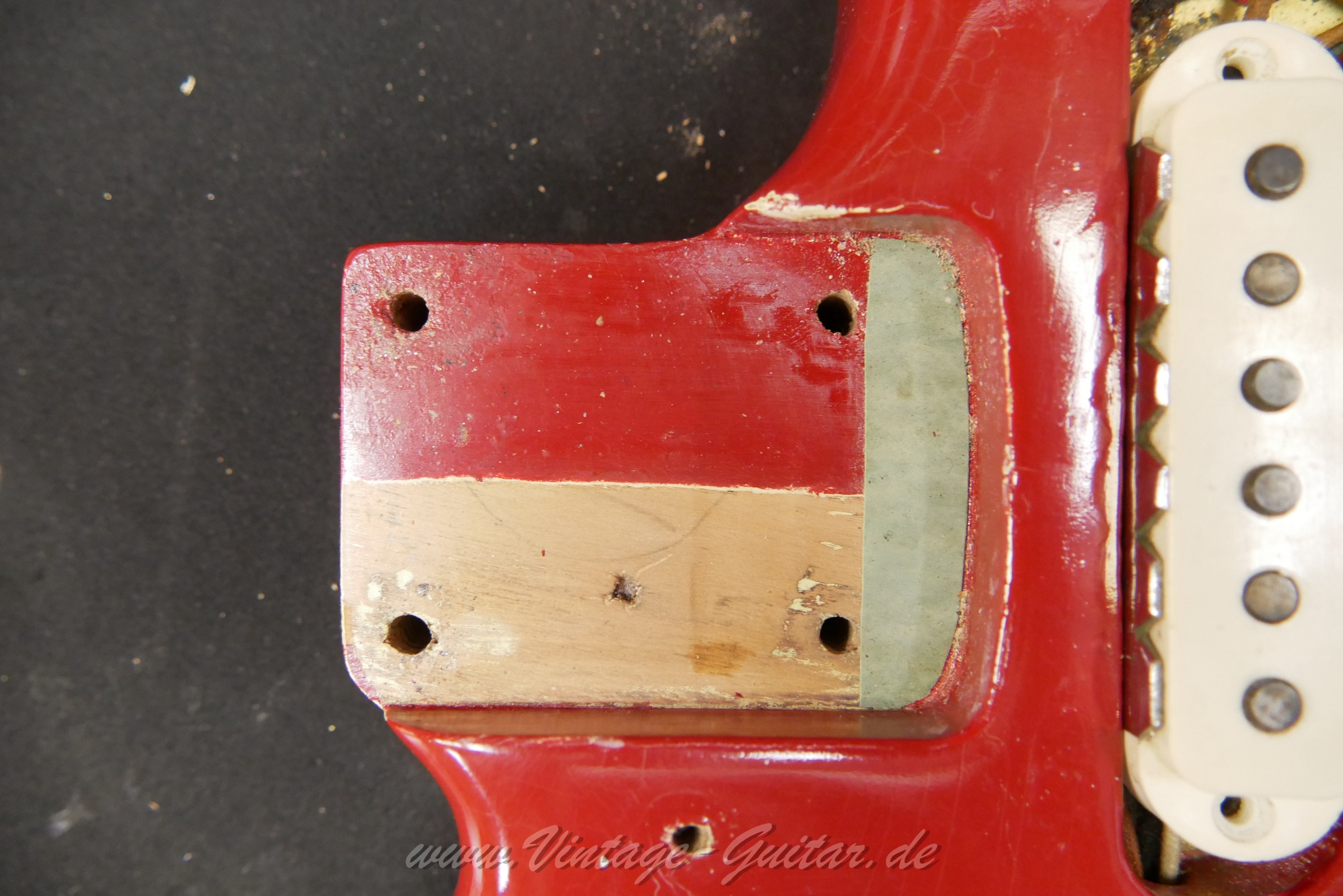 img/vintage/6468/Fender_Jaguar_Dakota_red_1964_usa-028.jpg