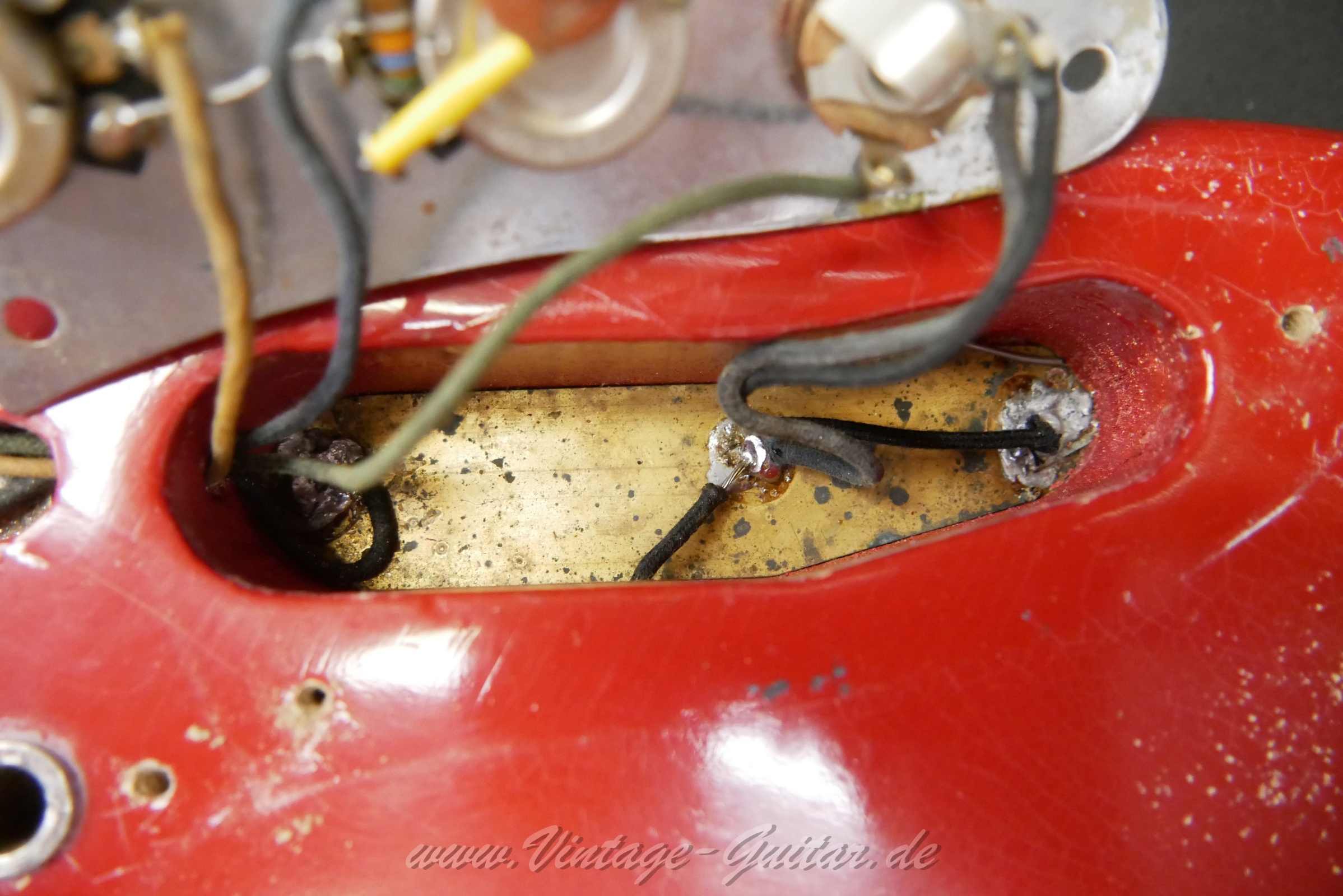 img/vintage/6468/Fender_Jaguar_Dakota_red_1964_usa-031.jpg