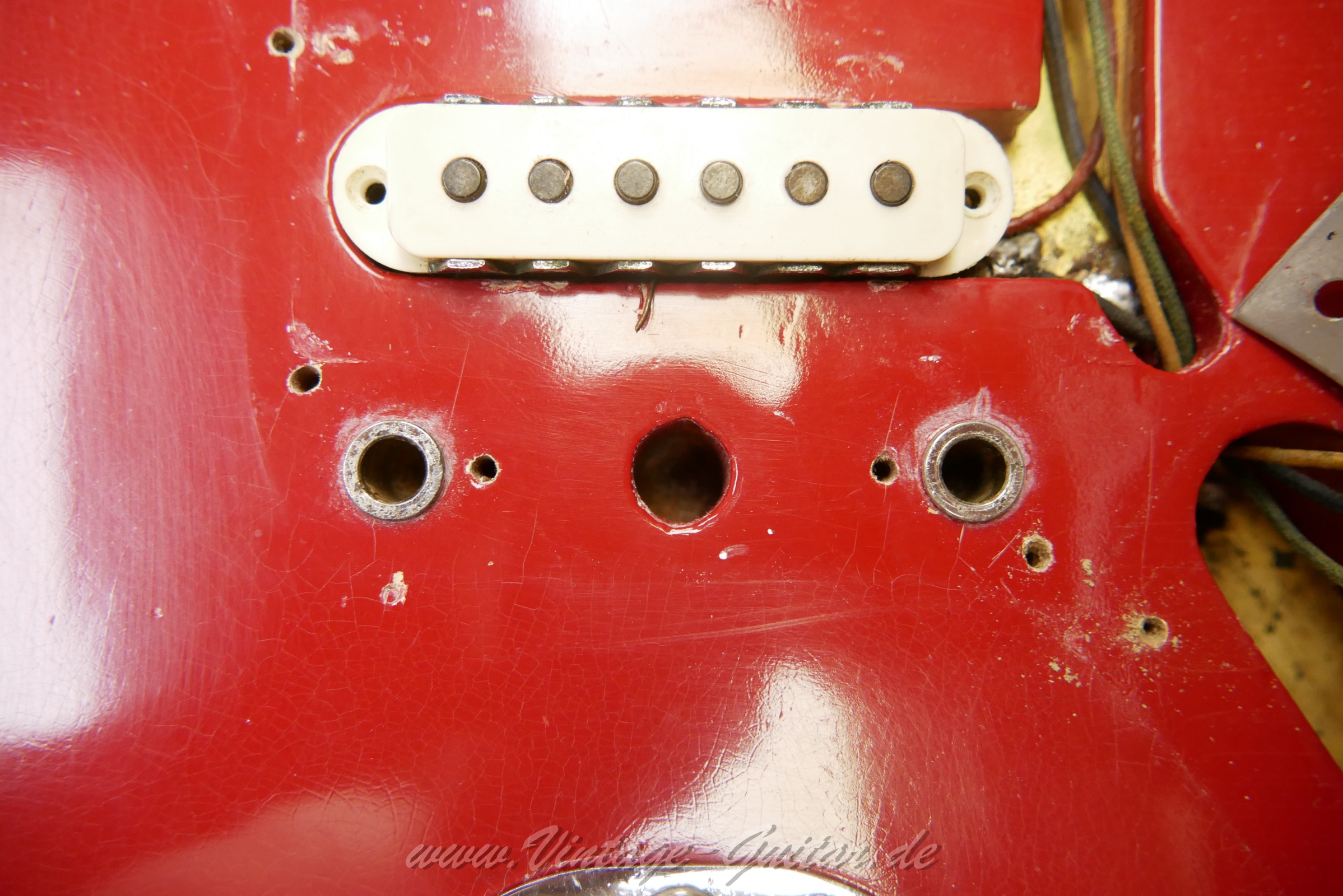 img/vintage/6468/Fender_Jaguar_Dakota_red_1964_usa-033.jpg