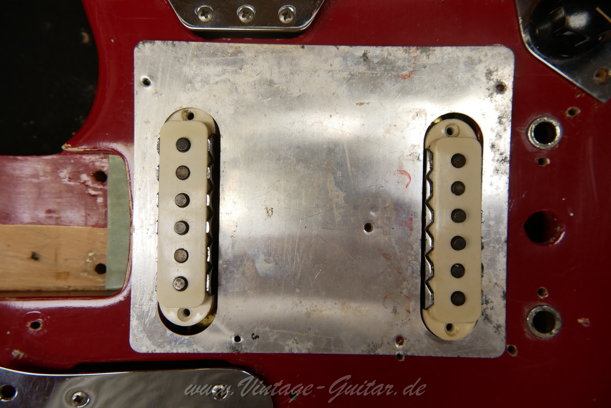 img/vintage/6468/Fender_Jaguar_Dakota_red_1964_usa-034.jpg