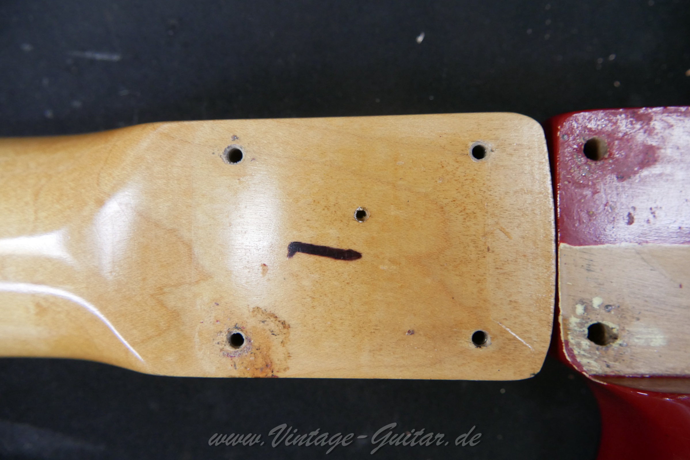 img/vintage/6468/Fender_Jaguar_Dakota_red_1964_usa-035.jpg