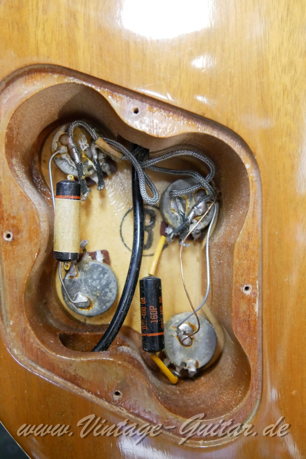 img/vintage/6476/Gibson_Les_Paul_Deluxe_goldtop_1969-013.JPG