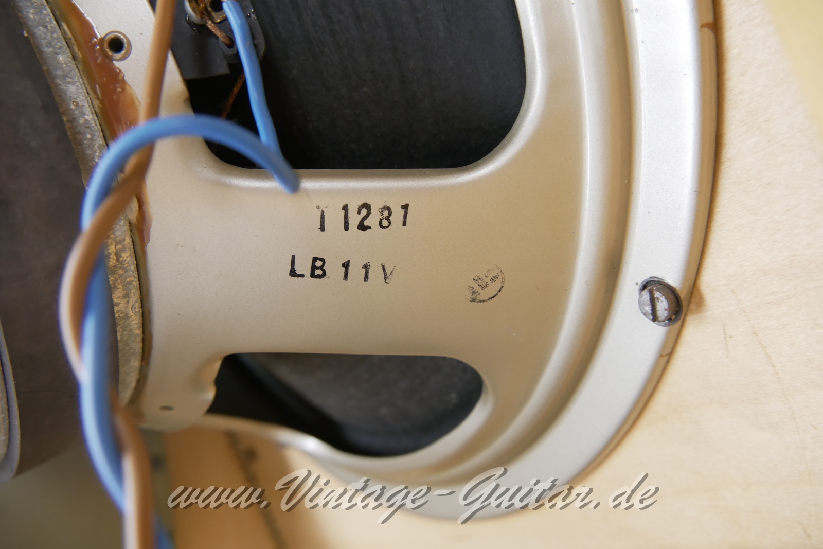 img/vintage/6505/Marshall_1960A_Pre_Rola_pulsonic_cones_black_1969-007.JPG