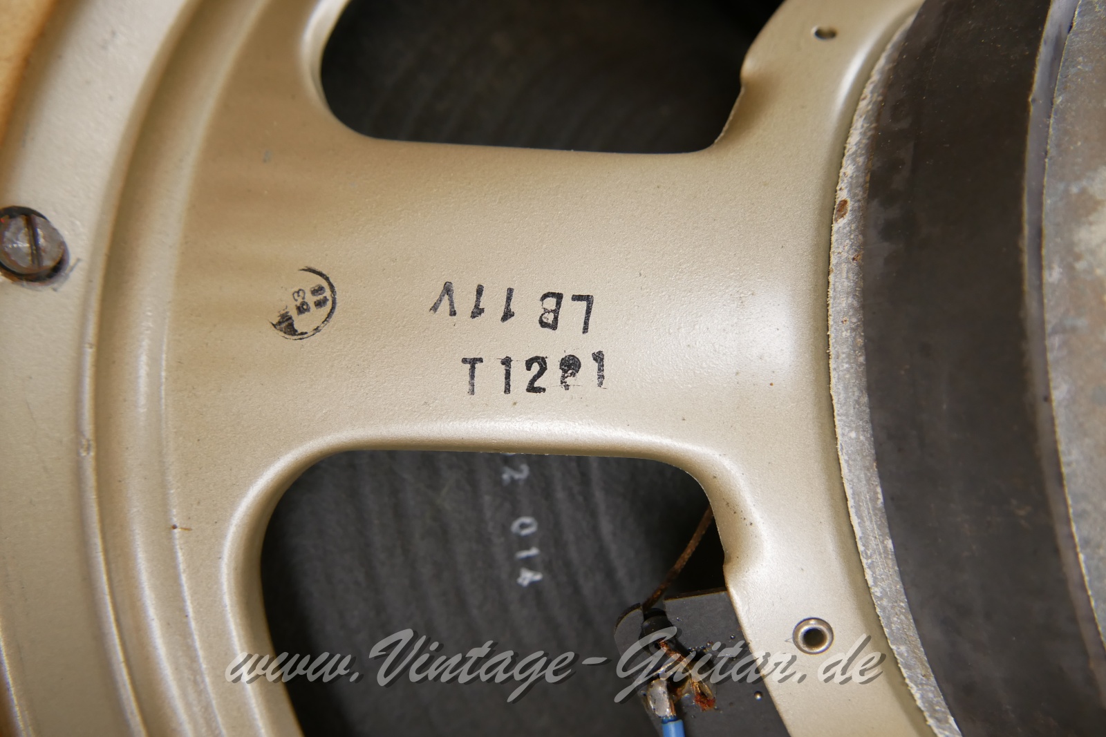 img/vintage/6505/Marshall_1960A_Pre_Rola_pulsonic_cones_black_1969-008.JPG