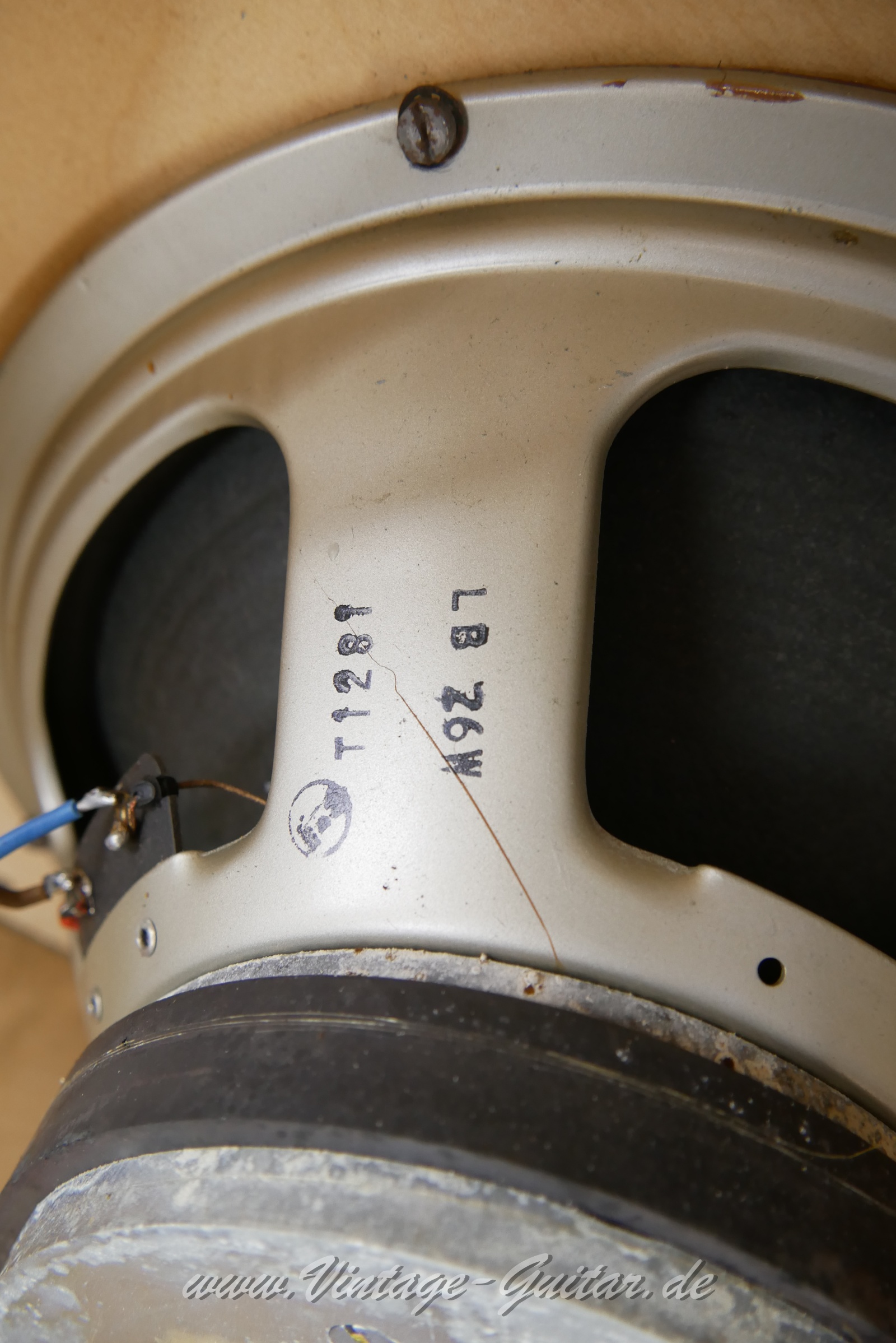 img/vintage/6505/Marshall_1960A_Pre_Rola_pulsonic_cones_black_1969-010.JPG