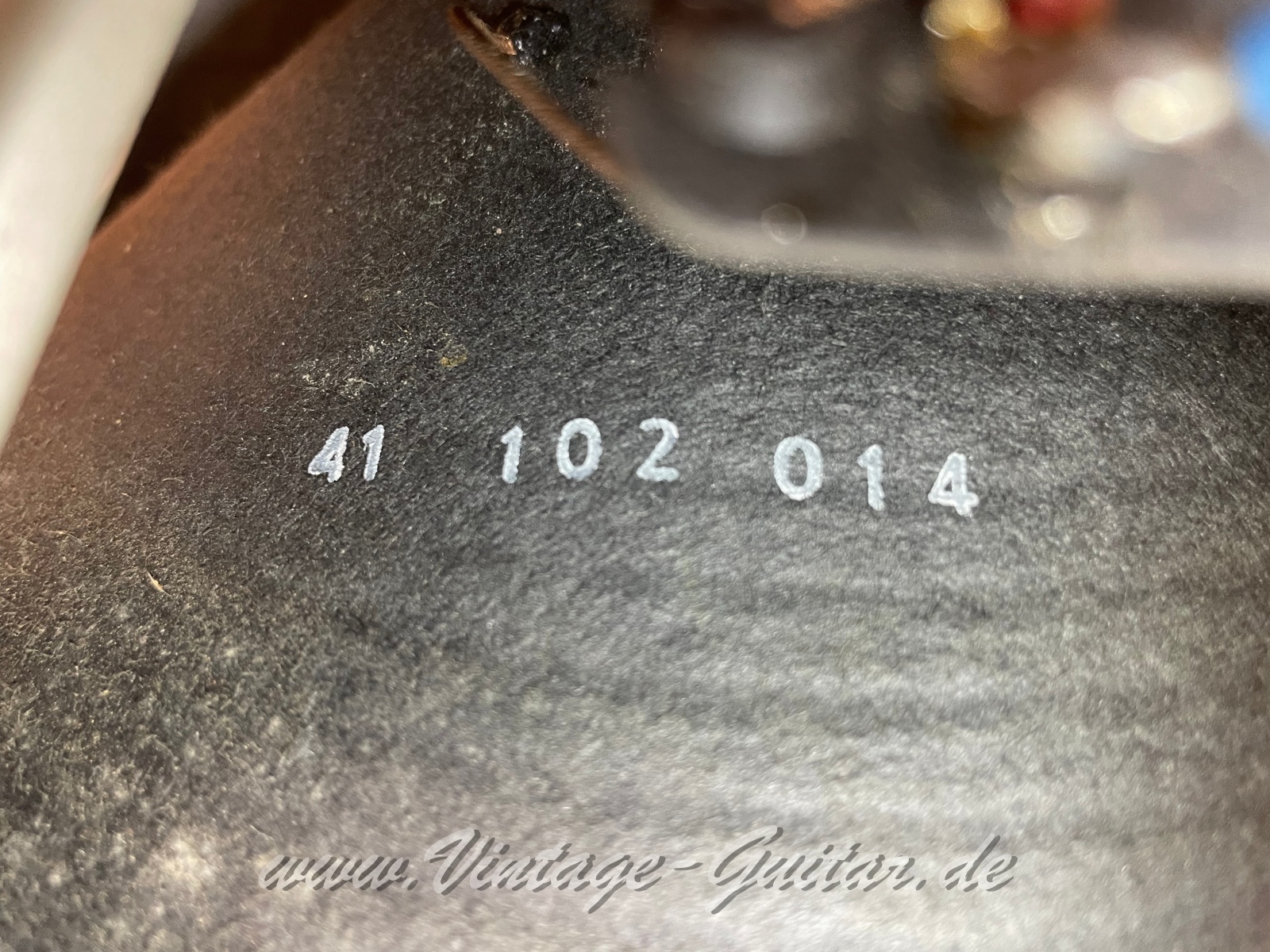 img/vintage/6505/Marshall_1960A_Pre_Rola_pulsonic_cones_black_1969-014.jpg