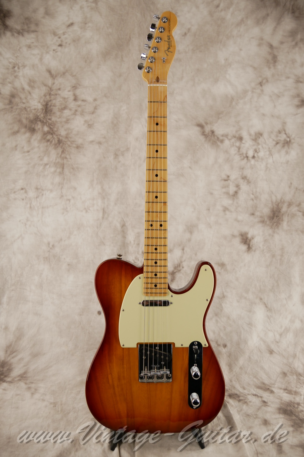 img/vintage/6514/fender_telecaster_empress_honeyburst_201_USA-001.jpg