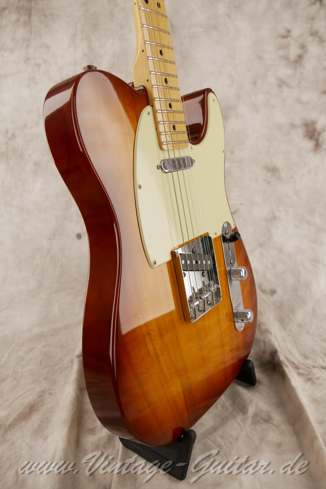 img/vintage/6514/fender_telecaster_empress_honeyburst_201_USA-009.jpg