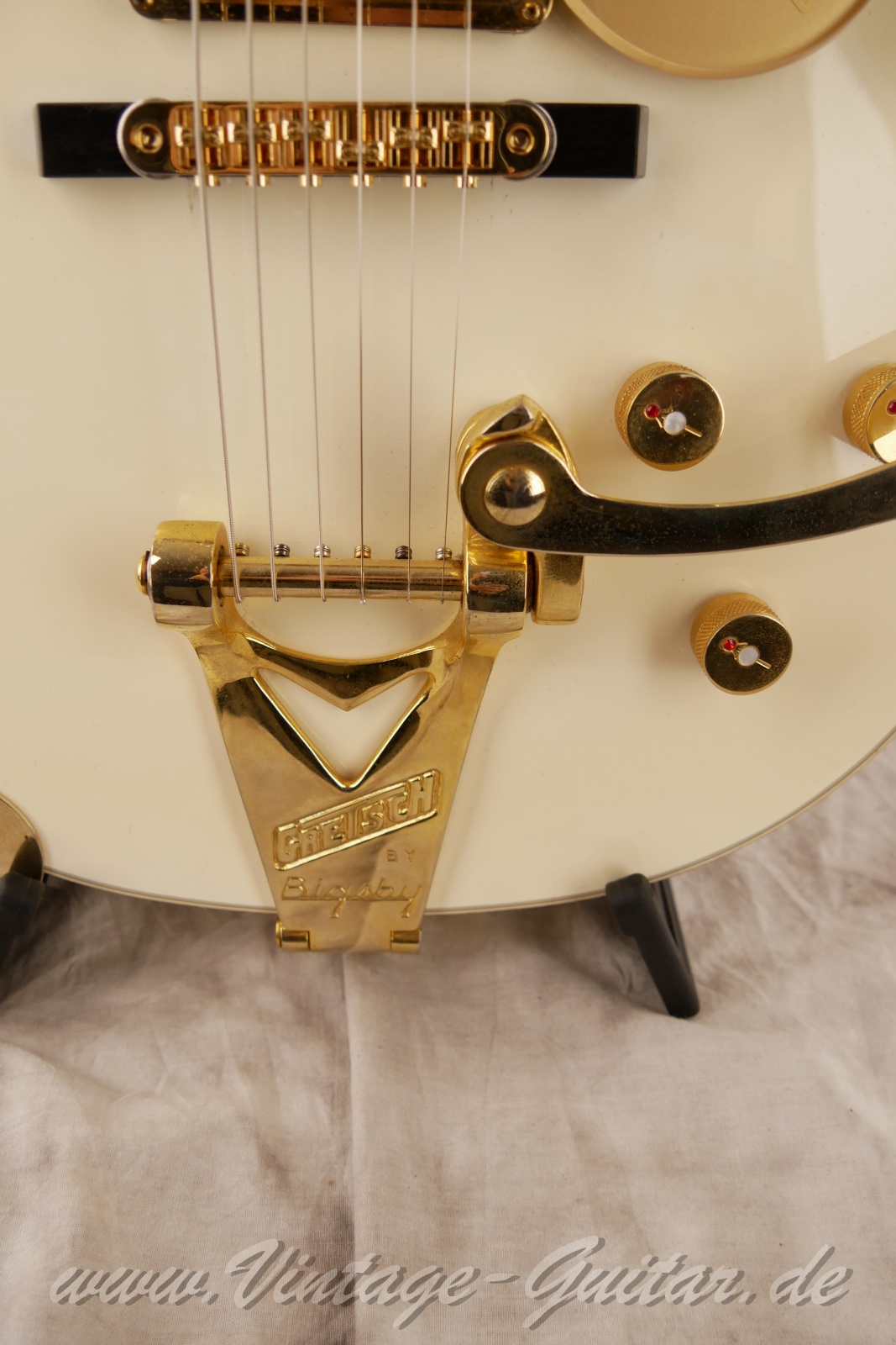 img/vintage/6522/Gretsch_White_Pinguin_G6134_2009-015.jpg