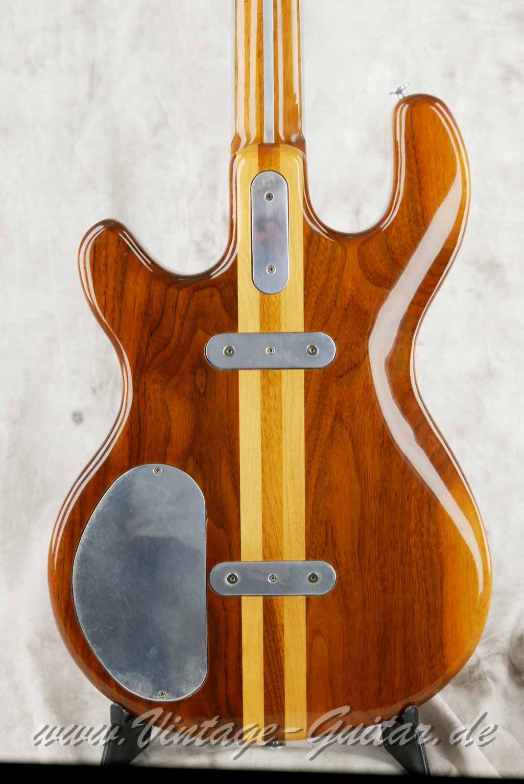 img/vintage/6531/Kramer_450_B_Deluxe_fretless_natural_1977-008.JPG
