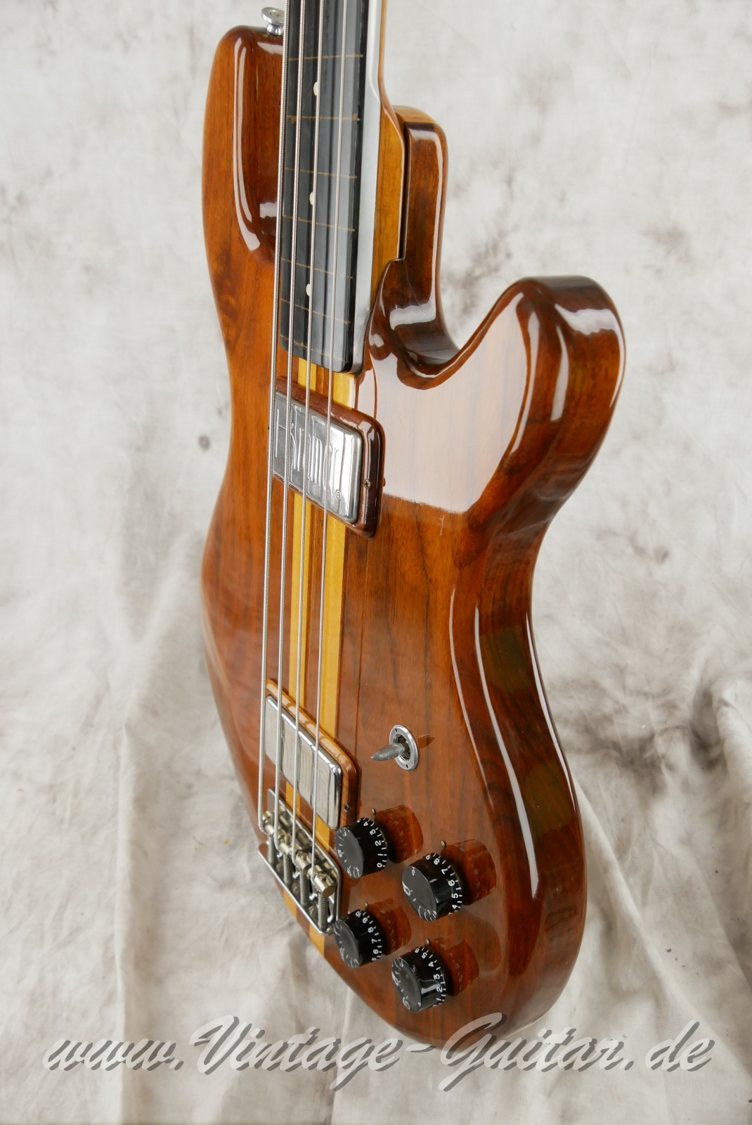 img/vintage/6531/Kramer_450_B_Deluxe_fretless_natural_1977-010.JPG