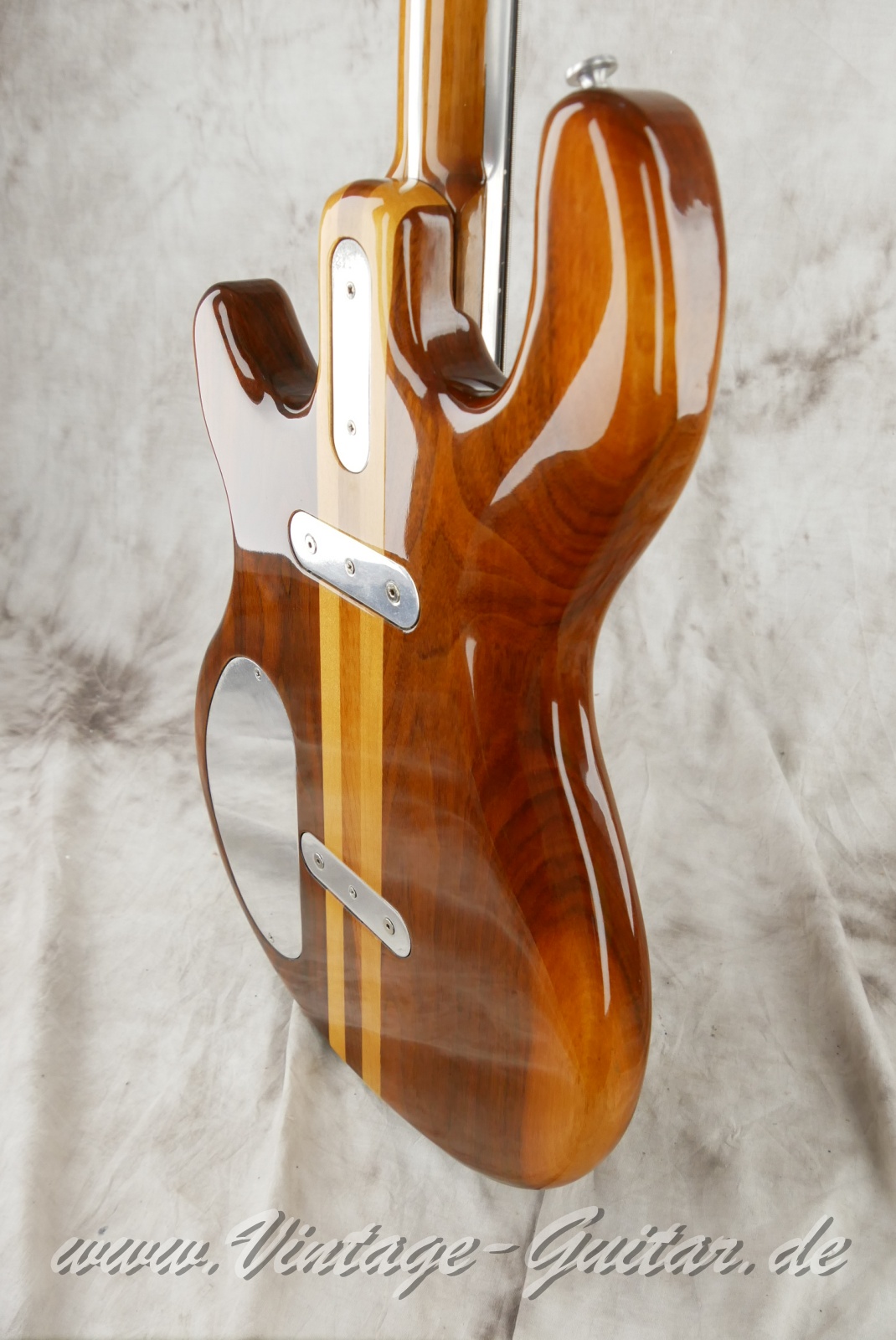 img/vintage/6531/Kramer_450_B_Deluxe_fretless_natural_1977-012.JPG