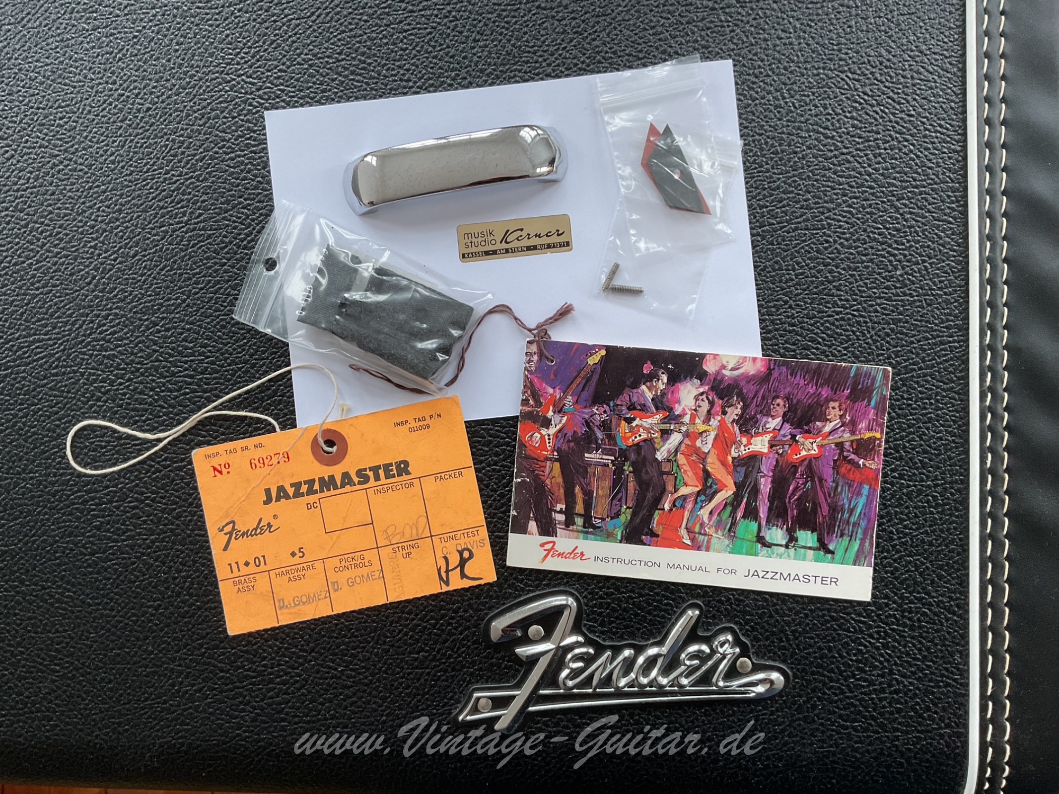 img/vintage/6552/Fender_Jazzmaster_Sunburst_1972-73_USA021.jpeg